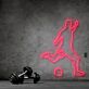 Modernes LED Neonschild mit Fußballspieler Silhouette als dynamische Wanddekoration für Fitnessraum, Hobbyraum und sportliche Wohnbereiche