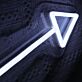 Trend LED Neonschild im minimalistischen Linien Design als ruhige Wandbeleuchtung für moderne Wohn oder Arbeitsräume