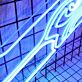 Abstraktes LED Neonschild in dynamischer Linienform als moderne Neon Wandbeleuchtung für Sport Zimmer Studio und kreative Räume