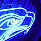 Abstraktes LED Neonschild in dynamischer Linienform als moderne Neon Wandbeleuchtung für Sport Zimmer Studio und kreative Räume