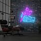Hand mit Tätowiermaschine LED-Neonschild für Tattoo Studio