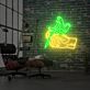 Hand mit Tätowiermaschine LED-Neonschild für Tattoo Studio
