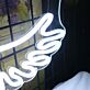 Dekoratives LED Neonschild Engelsflügel in Weiß elegantes Neon Wandlicht für Schlafzimmer Wohnzimmer oder Foto Hintergrund