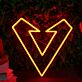 Modernes LED Neonschild V Symbol mit Blitz Design grafisches Neon Wandlicht als dekorative Innenraumbeleuchtung