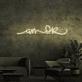 Amor LED Neon Schriftzug als moderne Wanddekoration