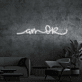 Amor LED Neon Schriftzug als moderne Wanddekoration