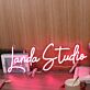 Landa Studio LED-Neonschild für Büro oder Studio