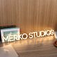 MERKO STUDIOS LED-Neonschild für Büro Studio