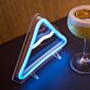 Bergsymbol mit Wellenlinie LED-Neonschild Bar Wohnzimmer