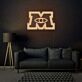 Buchstabe M mit Auge LED-Neonschild Wohnzimmer Lounge