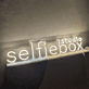 selfiebox studio LED-Neonschild für Fotostudio und Eventlocation