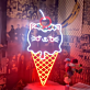 Eiswaffel mit Katze und Kirsche LED-Neonschild für Café oder Kinderzimmer