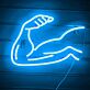 Abstraktes LED Neonschild mit stilisierter Arm und Faust Silhouette als moderne Wanddekoration für Wohnräume Studios und kreative Innenräume