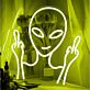 Abstraktes LED Neonschild mit futuristischer Maskenfigur und stilisierten Handgesten als modernes Kunstobjekt für kreative Wohnräume