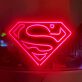 Superhelden Emblem LED-Neonschild für Gaming und Wohnzimmer