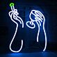 Atmosphärisches LED Neonschild mit abstraktem Hände und Cocktailglas Motiv als moderne Wandbeleuchtung für Bar Wohnzimmer oder Lounge