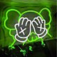 Modernes LED Neonschild mit abstraktem Bärenmotiv und symbolischen Handgesten als dekorative Wandbeleuchtung
