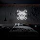 Totenkopf mit Strohhut LED-Neonschild für Schlafzimmer und Gamingzimmer