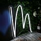 geschwungener Linienbuchstabe M LED-Neonschild für Wohnzimmer oder Schaufenster