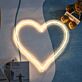 Herzform LED-Neonschild Wohnzimmer Schlafzimmer