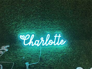 Charlotte LED-Neonschild für Kinderzimmer Hochzeit