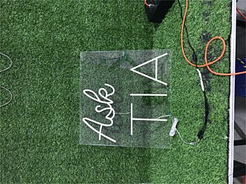 Ask TIA LED-Neonschild für Shop Event