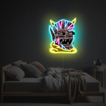 Abstraktes LED Neonschild mit fantasievollem Dämonen Kopf und farbintensivem Leuchteffekt als moderne Wanddekoration
