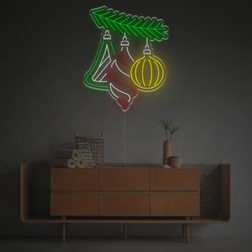 Weihnachtskugeln am Tannenzweig als LED-Neonschild