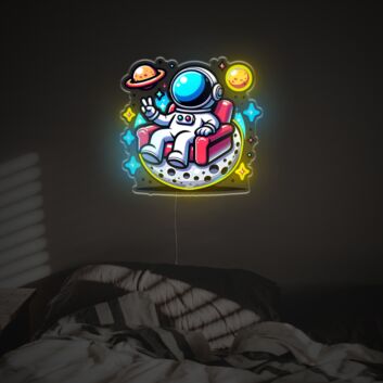 LED Neon Wandbeleuchtung Niedlicher Astronaut auf Mondstuhl im Weltraum Stil Bunte Neon Wanddeko für Schlafzimmer Kinderzimmer Jugendzimmer und Moderne Wohnräume