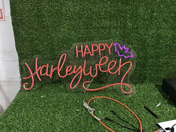HAPPY Harleyween LED-Neonschild für Halloween Party