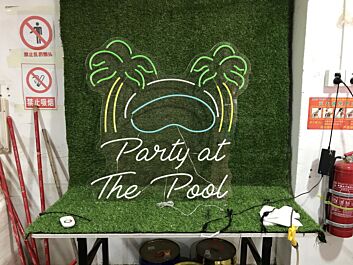 Party at The Pool LED-Neonschild für Poolbereich und Partylocation
