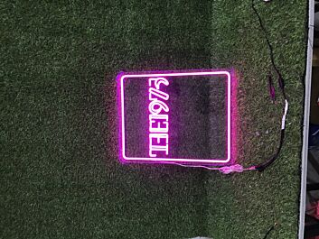 THE 1975 LED-Neonschild mit rechteckigem Rahmen