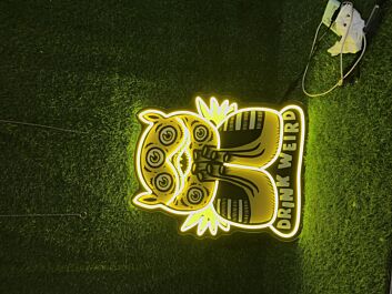 DRINK WEIRD LED-Neonschild mit UV-Druck für Bar Club