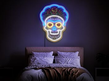 Sugar Skull mit Blumenkrone als LED-Neonschild mit UV-Druck