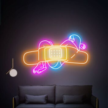 Frau mit Pflastermotiv als LED-Neonschild