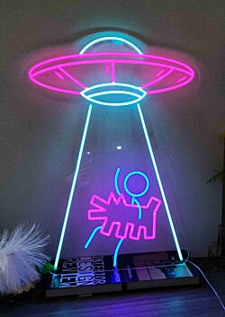 UFO mit Entführungsszene LED-Neonschild Wohnzimmer Gamingzimmer