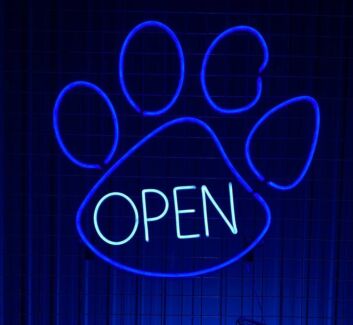 OPEN LED-Neonschild mit Pfotenabdruck für Tiergeschäfte