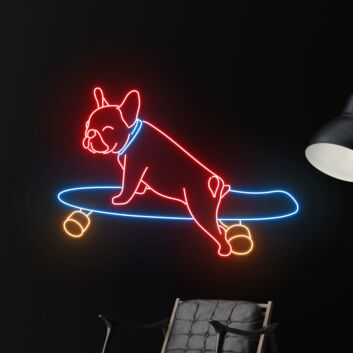 Französische Bulldogge auf Skateboard LED-Neonschild Wohnzimmer Jugendzimmer