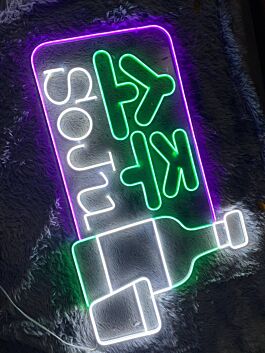 Soju-Flasche mit Glas als LED-Neonschild
