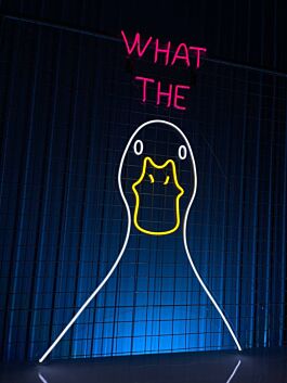 Lustige Ente Neon LED Wandlicht mit What The Schriftzug humorvolle Statement Deko für Wohnzimmer Bar Gaming Zimmer und kreative Räume