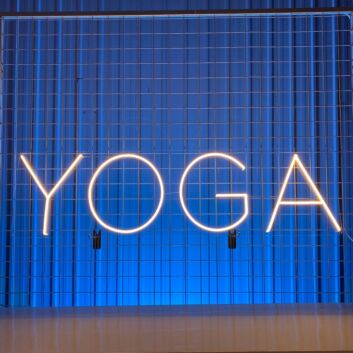 YOGA LED Neonschild für Yoga-Studio und Fitnessraum