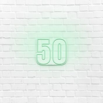 LED Neon Zahl 50 als moderne Wanddekoration