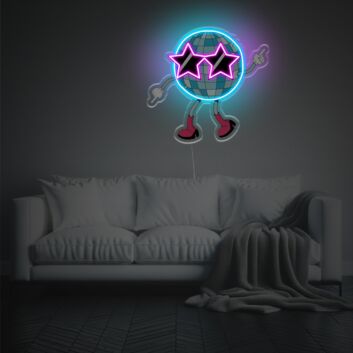 Modernes LED-Neonschild mit UV-Druck mit Disco Kugel Cartoon Figur und Sternenbrille im Illustration Stil als kreative Neon Wandbeleuchtung
