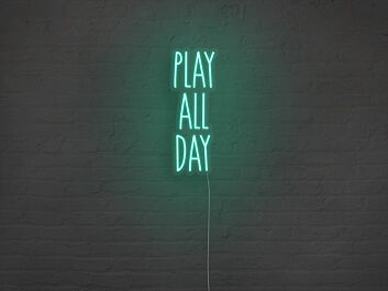 PLAY ALL DAY LED-Neonschild für Gamingraum und Wohnzimmer