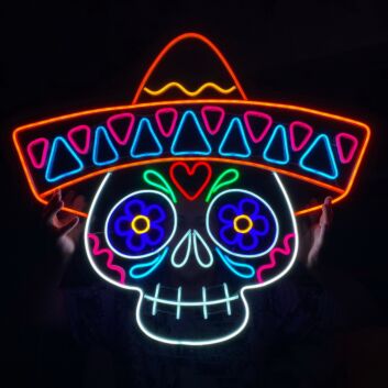 Buntes LED Neonschild mexikanischer Totenkopf mit Sombrero als dekorative Wandbeleuchtung