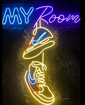 LED Neonschild My Room mit Sneaker Motiv als leuchtende Wanddekoration für Jugendzimmer Gaming Room Studio oder modernes Zuhause