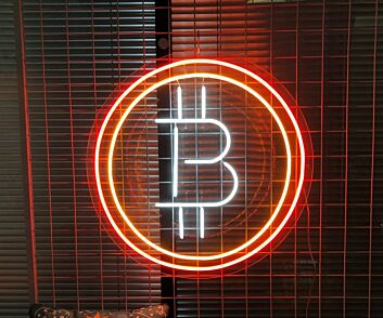 Bitcoin Symbol LED-Neonschild für Büro und Kryptowährung Shop