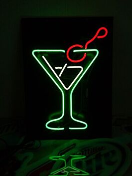 Martini Cocktail Glas LED Neonschild als stilvolle Wanddekoration für Bar Lounge oder Gastronomie