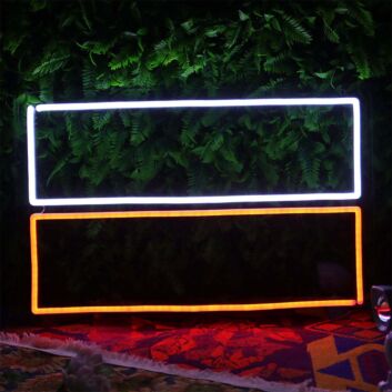 LED Neonschild mit zwei rechteckigen Rahmen als moderne Neon Wandbeleuchtung für Texte Logos und kreative Beschriftungen