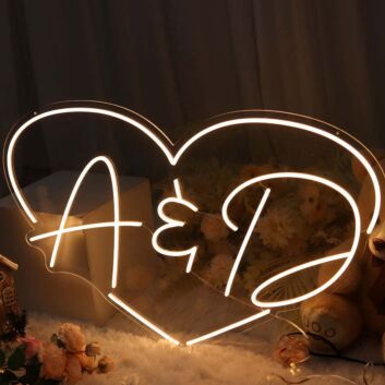 Personalisiertes LED Neonschild mit Herz und Initialen in Warmweiß als romantische Neon Wanddekoration für Schlafzimmer Hochzeit Valentinstag und Paare